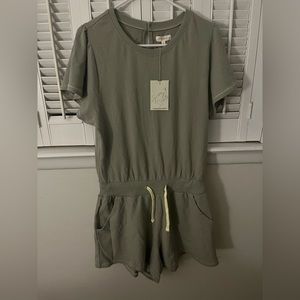 Grey State green romper size M. NWT
